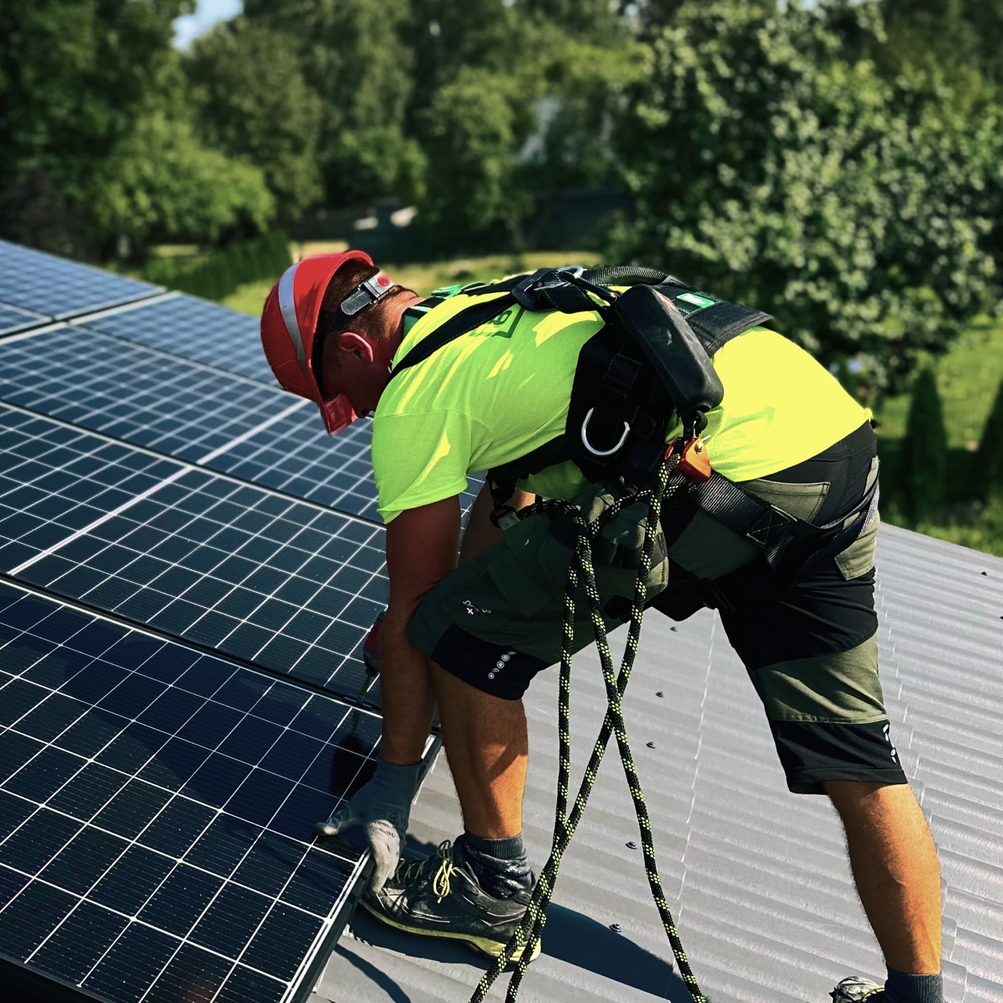 Saules paneļu apkope